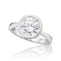 STERLING SILVER SOLITAIRE CUBIZ ZIRCONIA SET RING STERLING SILVER SOLITAIRE CUBIZ ZIRCONIA SET RING