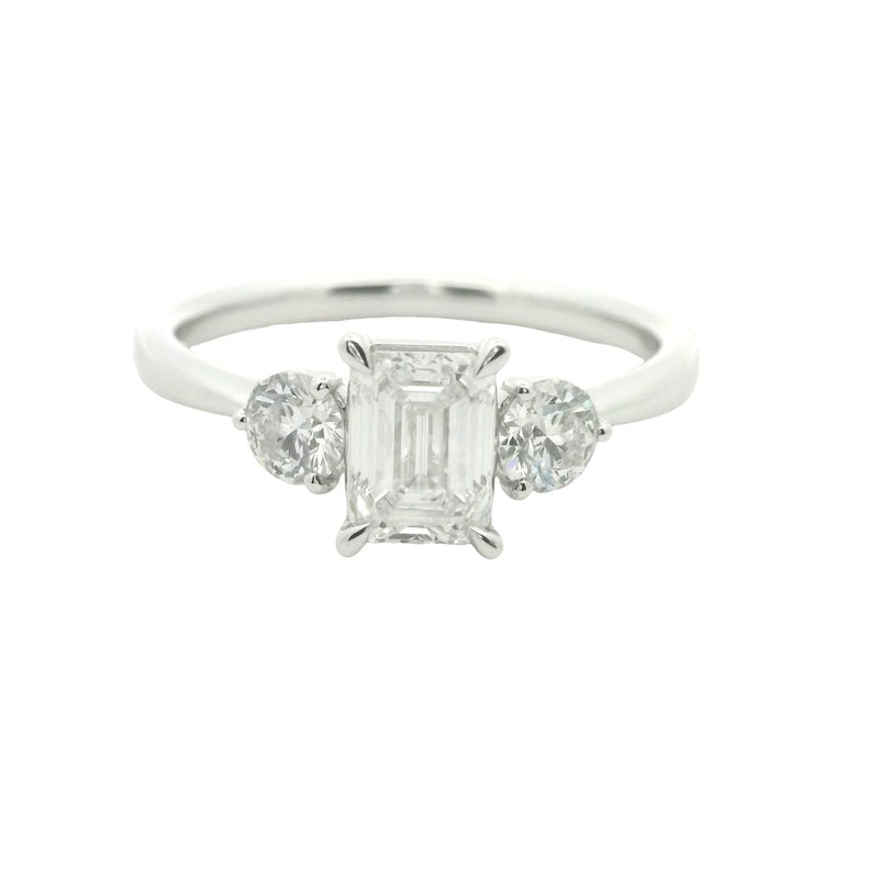 10CT WHITE GOLD DIAMOND ENGAGEMENT RING