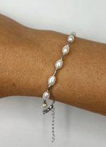 STERLING SILVER FRESHWATER PEARL BRACELET.