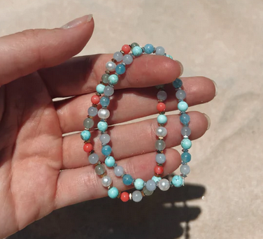 FRESHWATER PEARL AND SEMI PRECIOUS GEMSTONE BRACELET