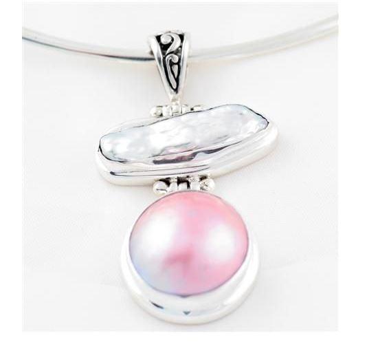 WHITE AND PINK PEARL PENDANT