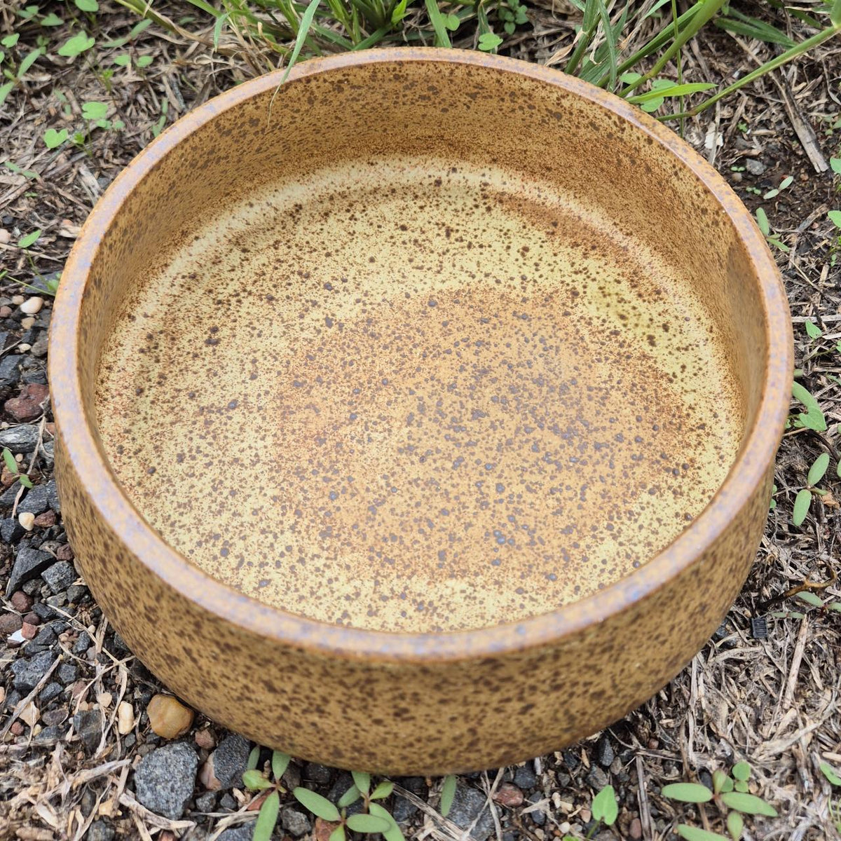 CERAMIC BOWL WITH LID - LARGE - RUSTIC
