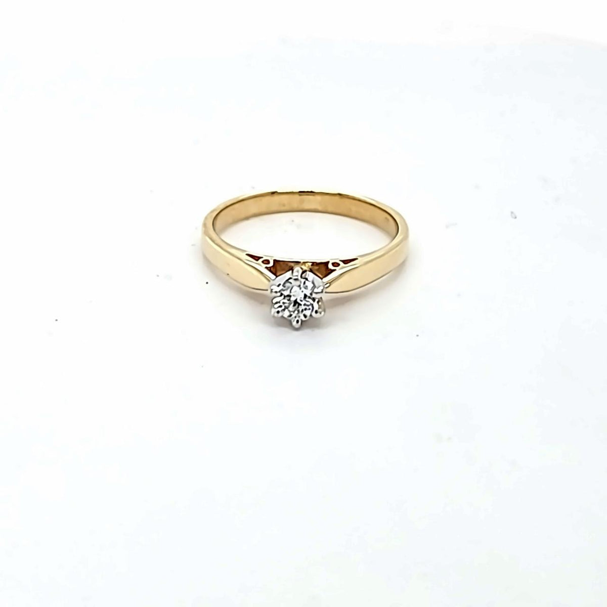 9CT TWO TONE SOLITIARE DIAMOND ENGAGEMENT RING